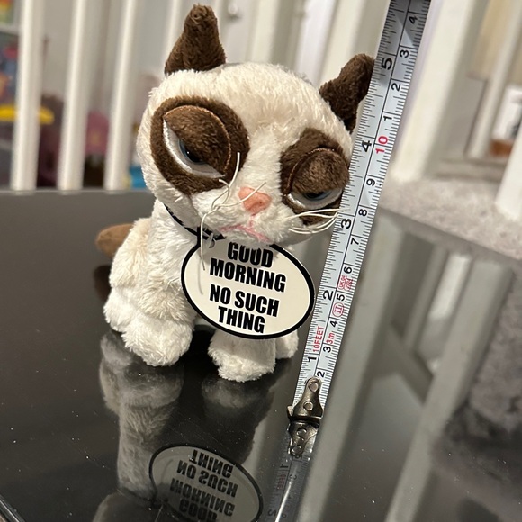 Grumpy Cat Plush - Picture 7 of 10